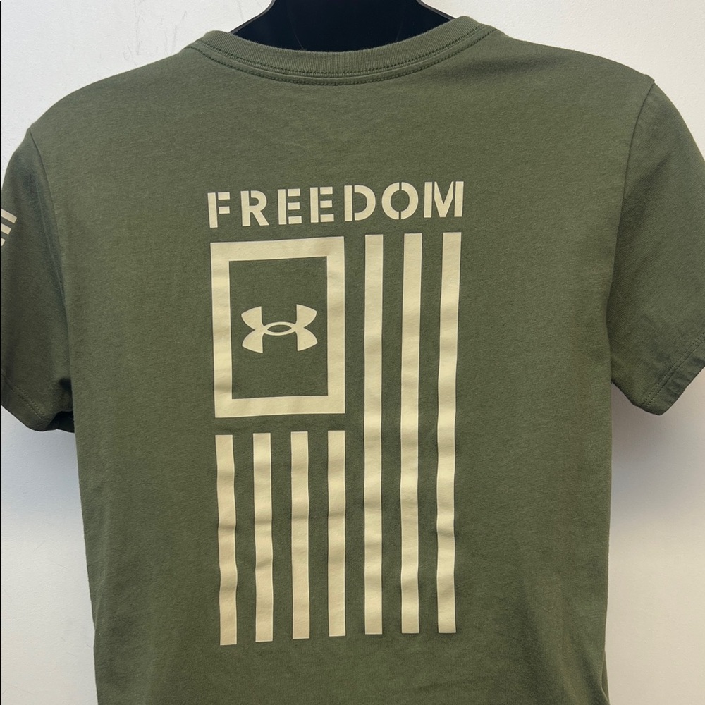 Under Armour Women’s Classic Freedom Flag Tee in Dark Green Size Small - Picture 5 of 10